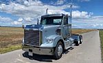 2013 Freightliner Coronado 122SD