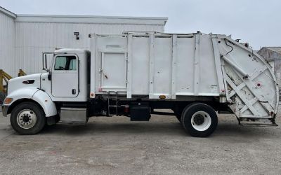 2009 Peterbilt 335 