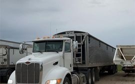 2011 Peterbilt 384 Day Cab 