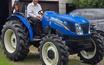 2017 New Holland Workmaster 60 