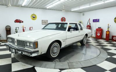 1982 Oldsmobile Delta Eighty-Eight Royale Base 2DR Coupe