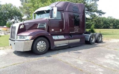 2018 Western Star 5700XE Sleeper Semi 