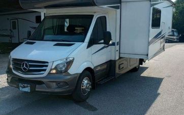 2020 Winnebago Vita 24P