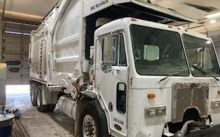 2009 Peterbilt 320 Garbage Truck 