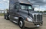 2013 Cascadia 125 Thumbnail 2