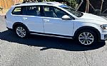 2017 Golf Alltrack Thumbnail 3