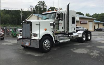 2013 Kenworth W900L Sleeper Truck