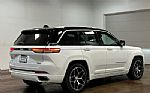 2023 Grand Cherokee Thumbnail 4