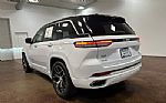 2023 Grand Cherokee Thumbnail 40