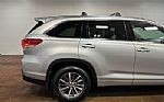 2017 Highlander Thumbnail 39