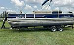 2016 Sun Tracker Pontoon Boat