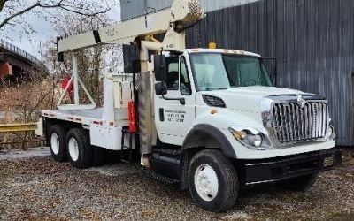 2009 International 7300 10 Ton Crane Truck 