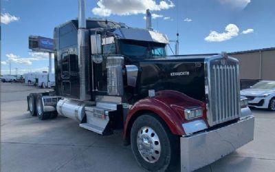 2019 Kenworth W900L 