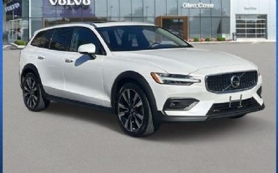 2022 Volvo V60 Cross Country 