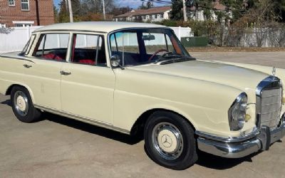 1964 Mercedes-Benz 220 SEB Sedan 