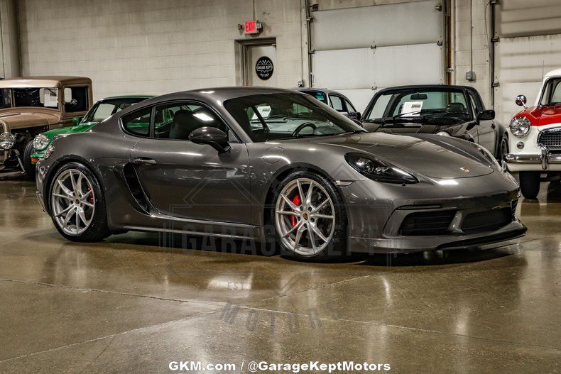 2019 Cayman S Image