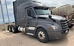 2019 Freightliner Cascadia Sleeper Semi Truck