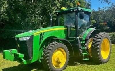 2015 John Deere 8270R 