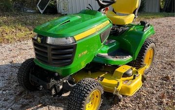 2017 John Deere X738 