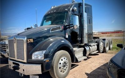 2022 Kenworth T880 Sleeper Semi Tractor 