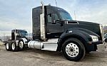 2021 T880 Sleeper Semi Truck Thumbnail 11