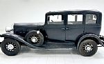 1932 L32 4 Door Sedan Thumbnail 2