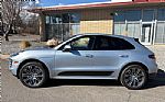 2017 Macan Thumbnail 2