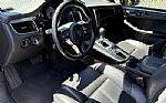 2016 Macan Thumbnail 9