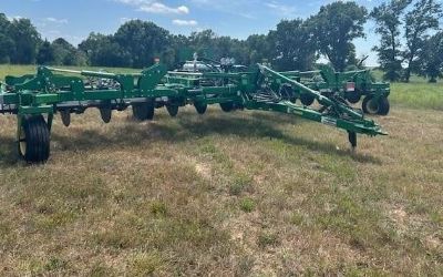 Photo of a 2011 John Deere 2510H Fertilizer Applicator for sale