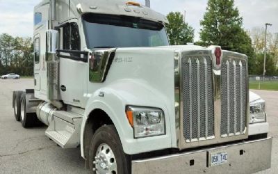 Photo of a 2021 Kenworth W990 Sleeper Semi Truck for sale
