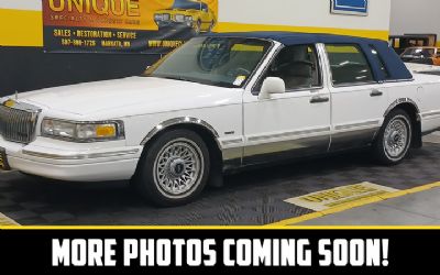Photo of a 1996 Lincoln Town Car for sale