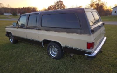 Photo of a 1987 Chevrolet Suburban Silverado "Square Body" for sale