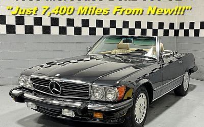 Photo of a Mercedes-Benz 560 SL Convertible for sale