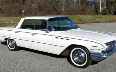 Photo of a 1961 Buick Invicta 4-DOOR Hardtop 1961 Buick Invicta for sale