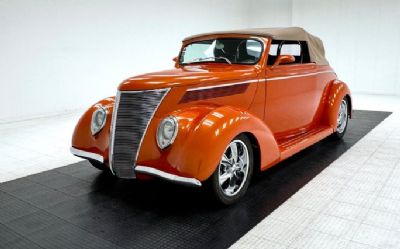 Photo of a 1937 Ford 85 Deluxe Cabriolet for sale