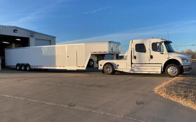 Photo of a 2013 Freightliner Sport Chassis Sport M2106 And Featherlite Trailer for sale