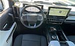 2024 Hummer EV SUV Thumbnail 16