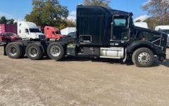 Photo of a 2012 Kenworth T800 Sleeper Truck for sale