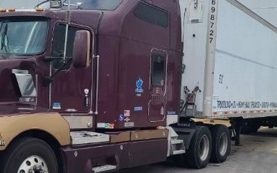 Photo of a 2005 Kenworth T600 Sleeper Semi Truck for sale