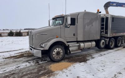Photo of a 2004 Kenworth T800 Conventional Sleeper Semi for sale