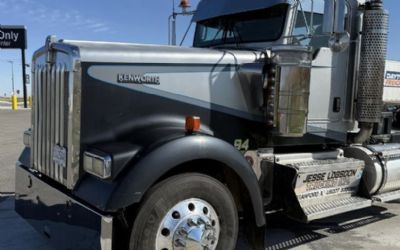 Photo of a 2005 Kenworth W900L Sleeper Semi Truck for sale