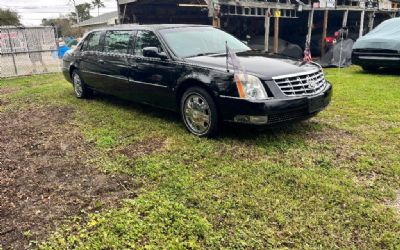 Photo of a 2010 Cadillac Limousine 6 Door Limo for sale