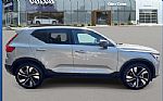 2025 XC40 Thumbnail 3