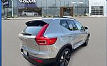 2025 XC40 Thumbnail 4