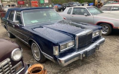 Photo of a 1989 Lincoln Continental Signature 4DR Sedan for sale