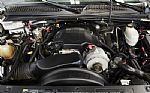 2004 Suburban 2500 4X4 8.1 Thumbnail 4