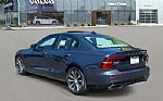 2021 S60 Thumbnail 4