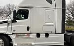 2024 CASCADIA 126 Thumbnail 24