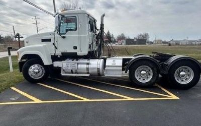Photo of a 2014 Mack Pinnacle CHU613 Day Cab Trucks for sale