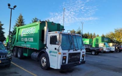 Photo of a 2006 Mack LE 613 Rear Loader Garbage Truck for sale